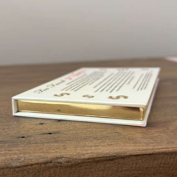 Too faced pretty mess Erika Jane limited edition eyeshadow palette - Picture 8 of 10